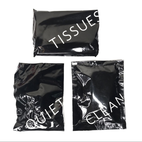 TUMI Travel Amenity Dopp Kit for Delta NEW - Picture 4 of 8